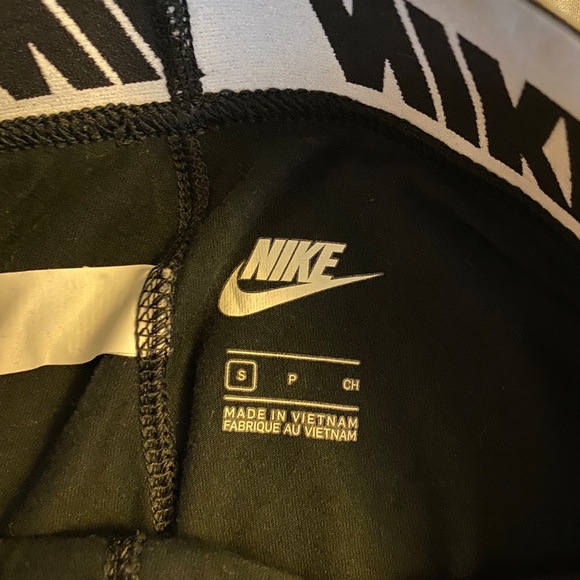 Nike leggings - Picture 2 of 3